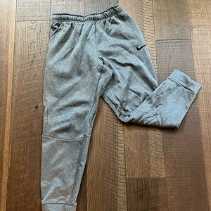 Nike tapered dryfit jogger grey